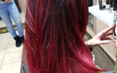 Dlaczego warto wybrać strzyżenie damskie w salonie „Między Grzebieniem a Nożyczkami”?